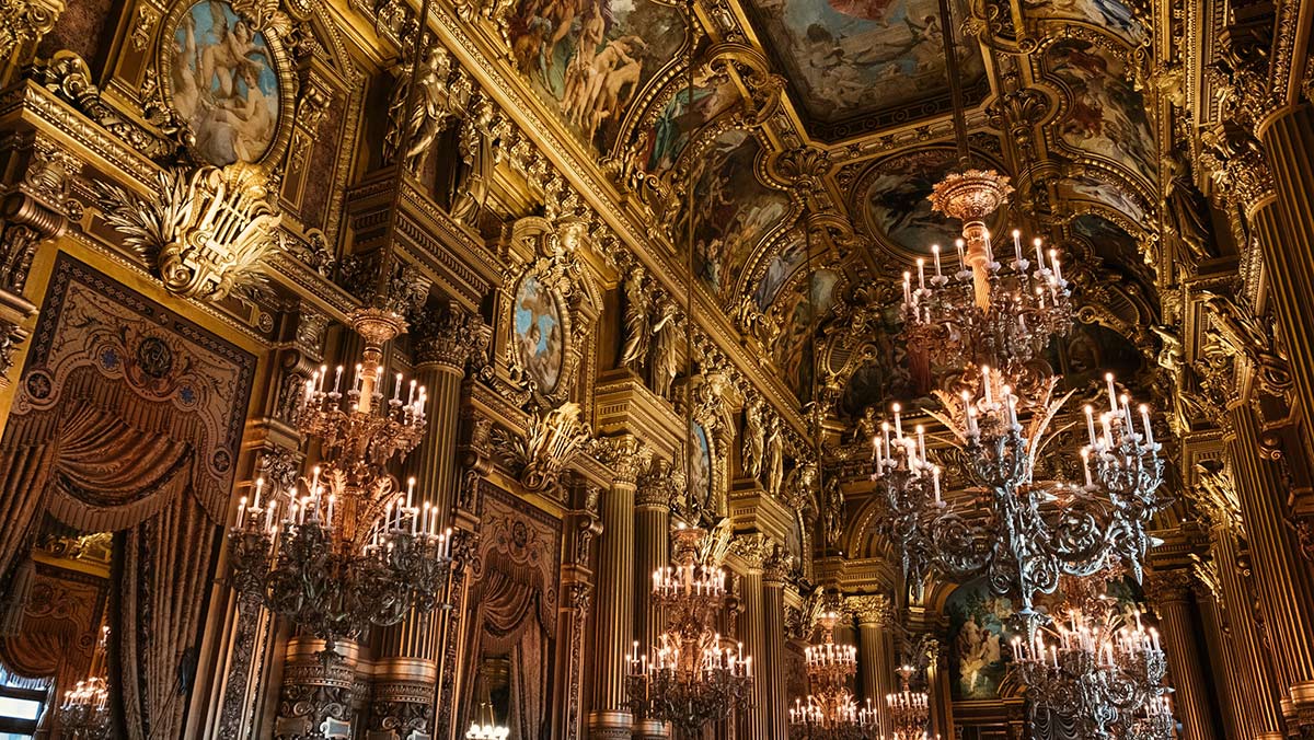 palais garnier place opera paris plafond fresque lustres or decor details